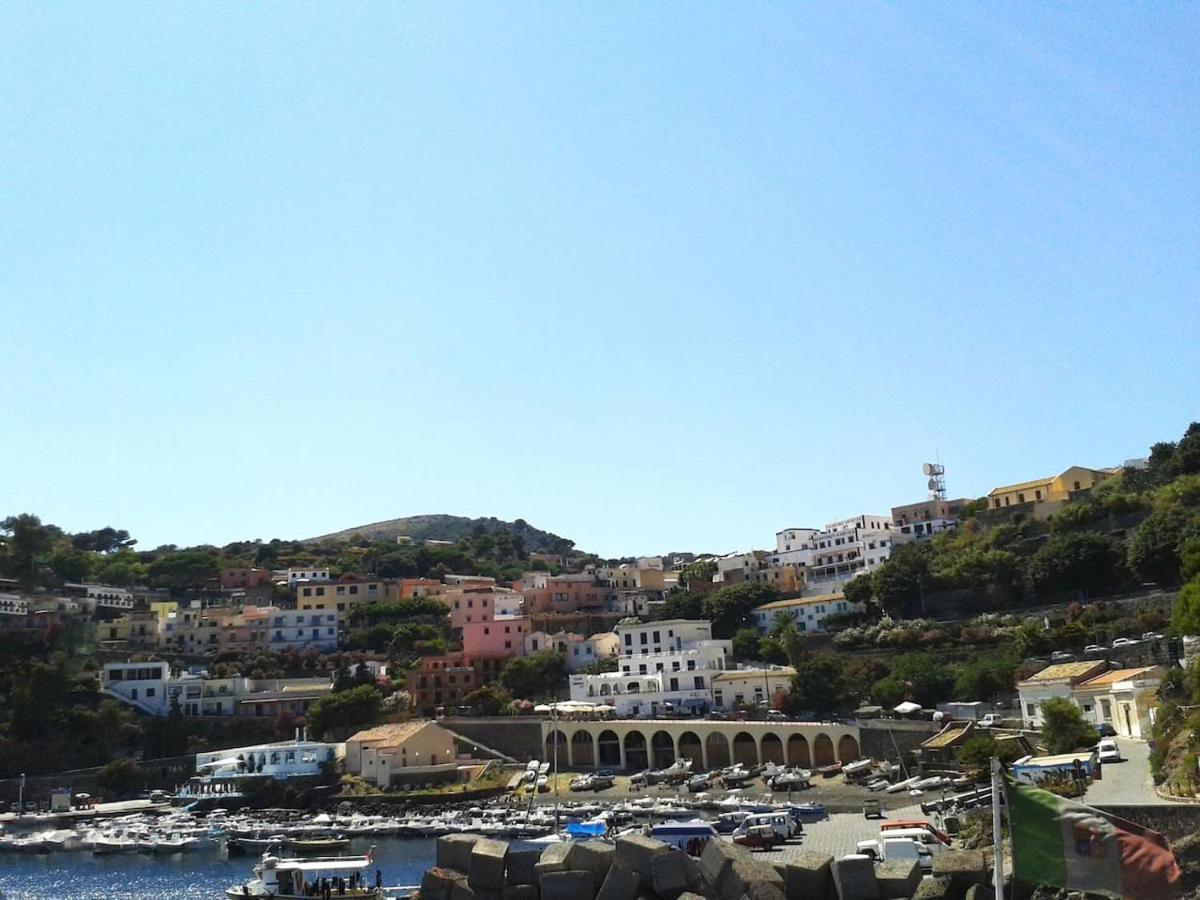 Isola di Ustica Appartamento Al Centro Di Ustica מראה חיצוני תמונה